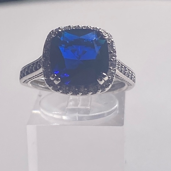BLUE SAPPHIRE SIMULATED STONE IN STERLING SILVER & ANTIQUE STYLE SETTING (video) - Picture 3 of 6
